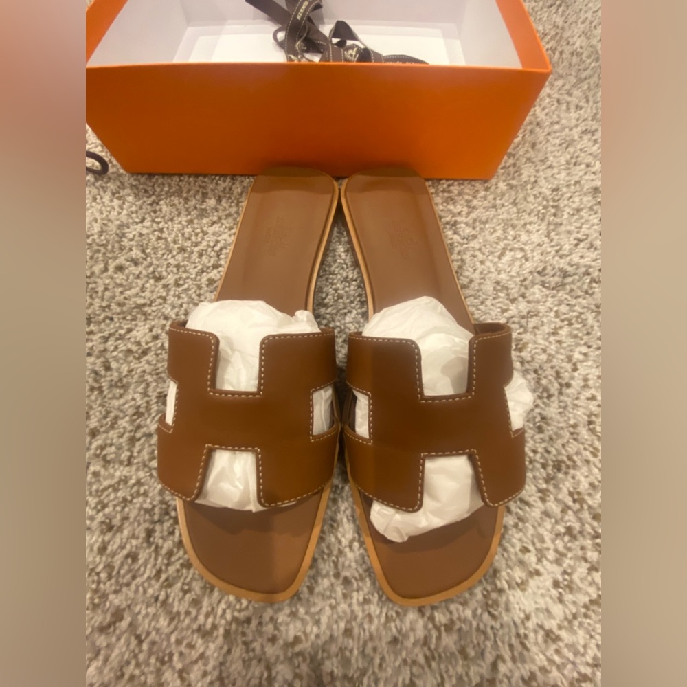 Hermes Brown Oran Sandals size 39